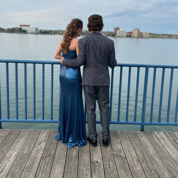 Beautiful Windsor Prom Dress - Picture 7 of 8